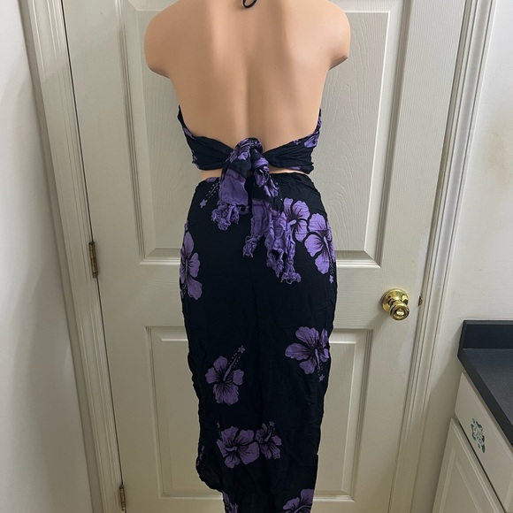 Purple & Black Hibiscus Halter Top and Sarong - Picture 4 of 6